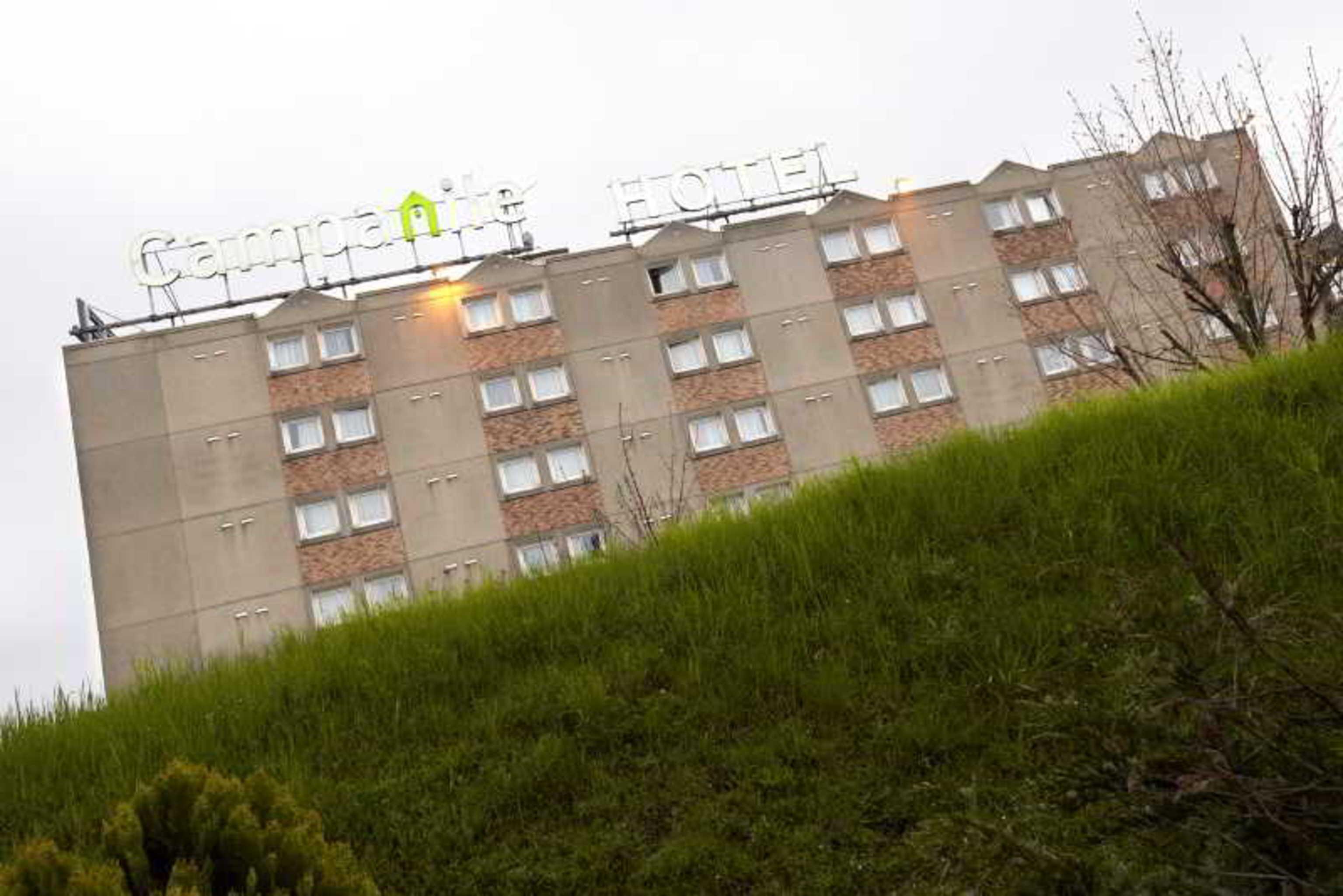 Hotel Campanile Paris Est Bobigny Esterno foto